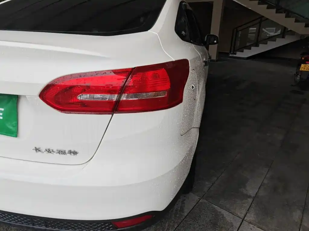 Ford Focus — миниатюра 8