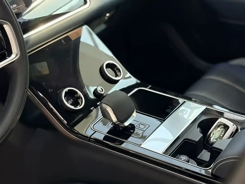 Land Rover Velar — миниатюра 9