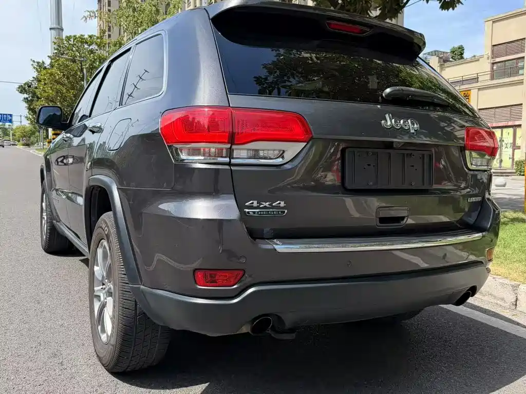 Jeep Grand Cherokee (Import) — миниатюра 6