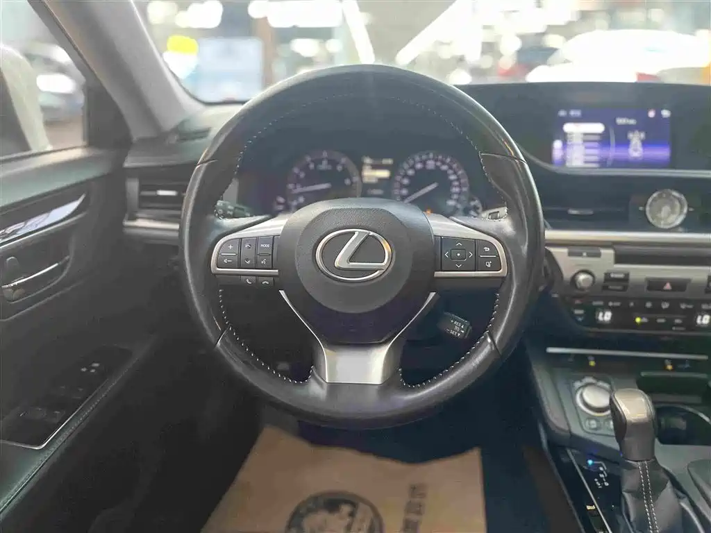Lexus ES — миниатюра 19