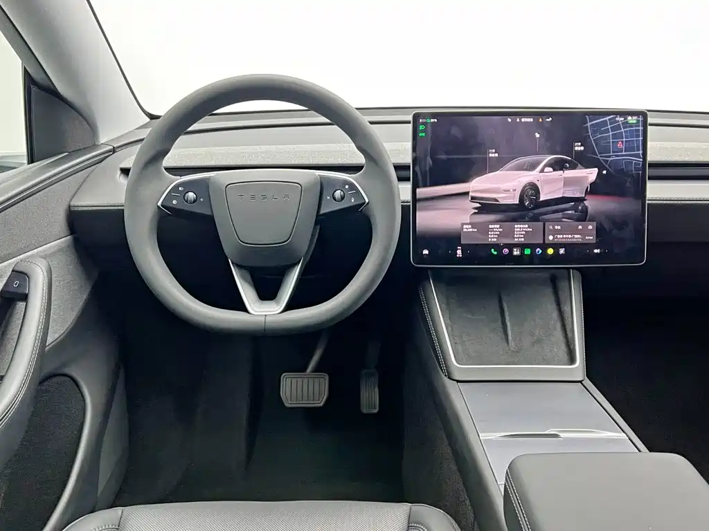 Tesla Model Y — миниатюра 21