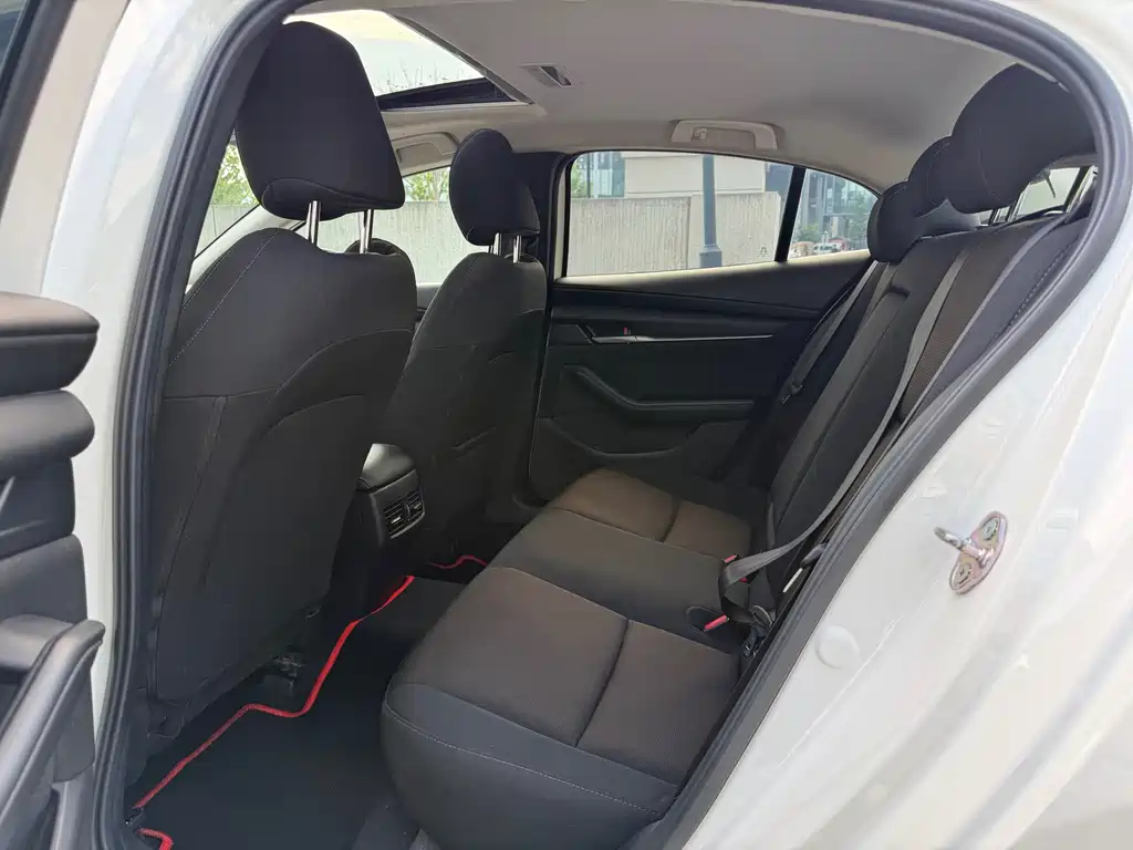 Mazda Mazda3 3 2021 1.5L AT