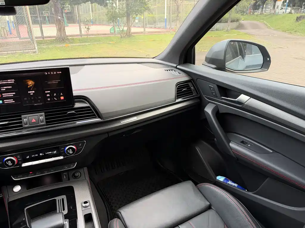 Audi Q5L Sportback — миниатюра 12