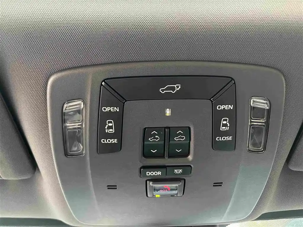Toyota Sienna — миниатюра 20