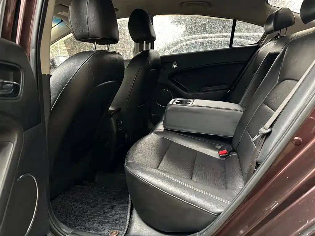 Kia K3 2013 1.6L AT GLS