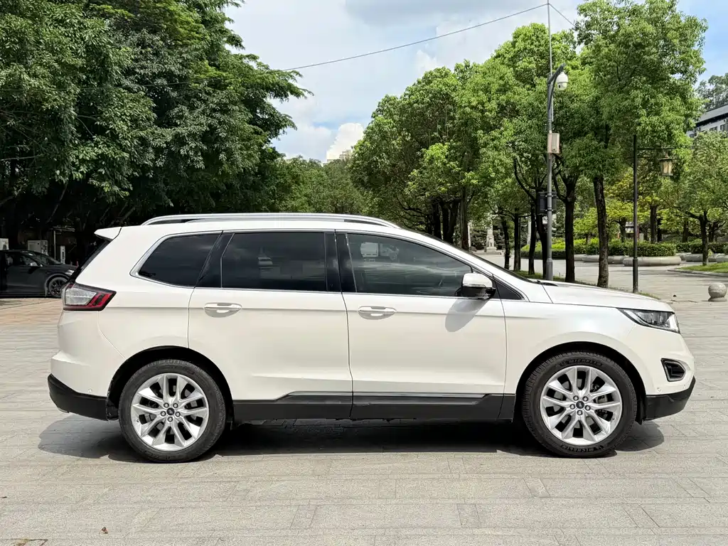 Ford Edge 2015 2.0T GTDi