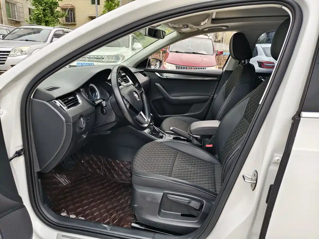 Skoda Octavia 2018 TSI230 DSG Luxury