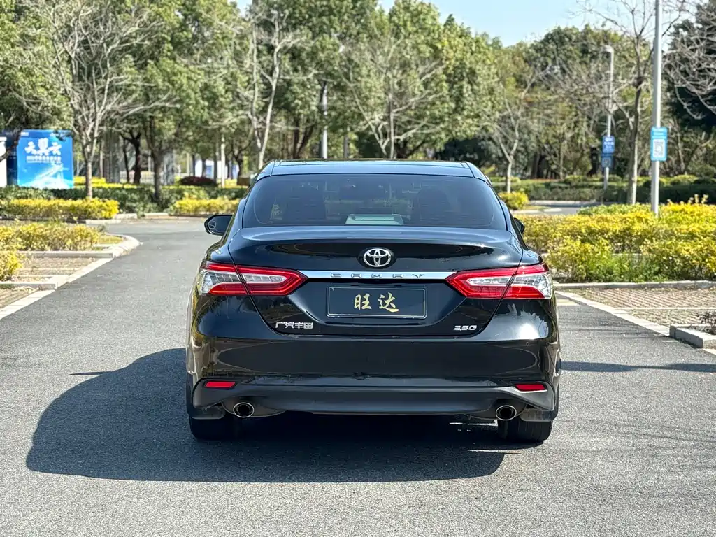 TOYOTA CAMRY