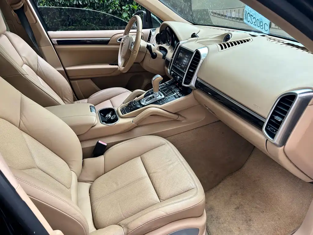 Porsche Cayenne — миниатюра 8