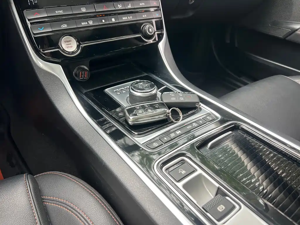Jaguar XEL — миниатюра 12
