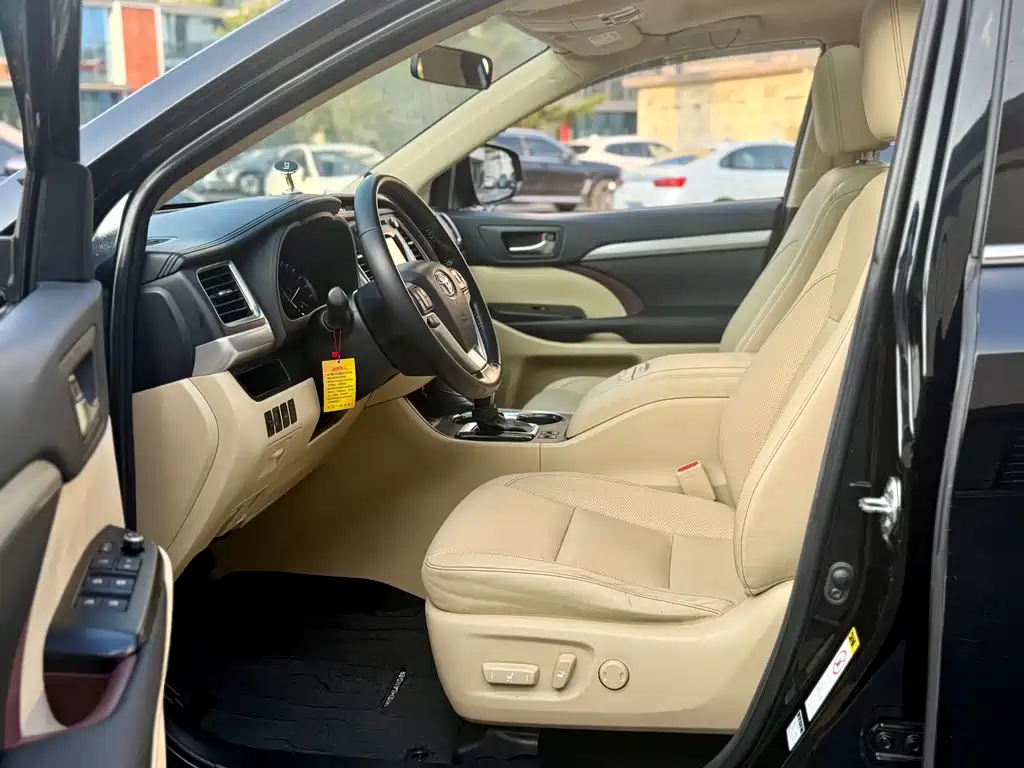 Toyota Highlander — миниатюра 11