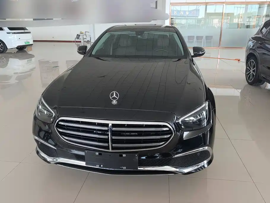 Mercedes-Benz E-Class — миниатюра 2
