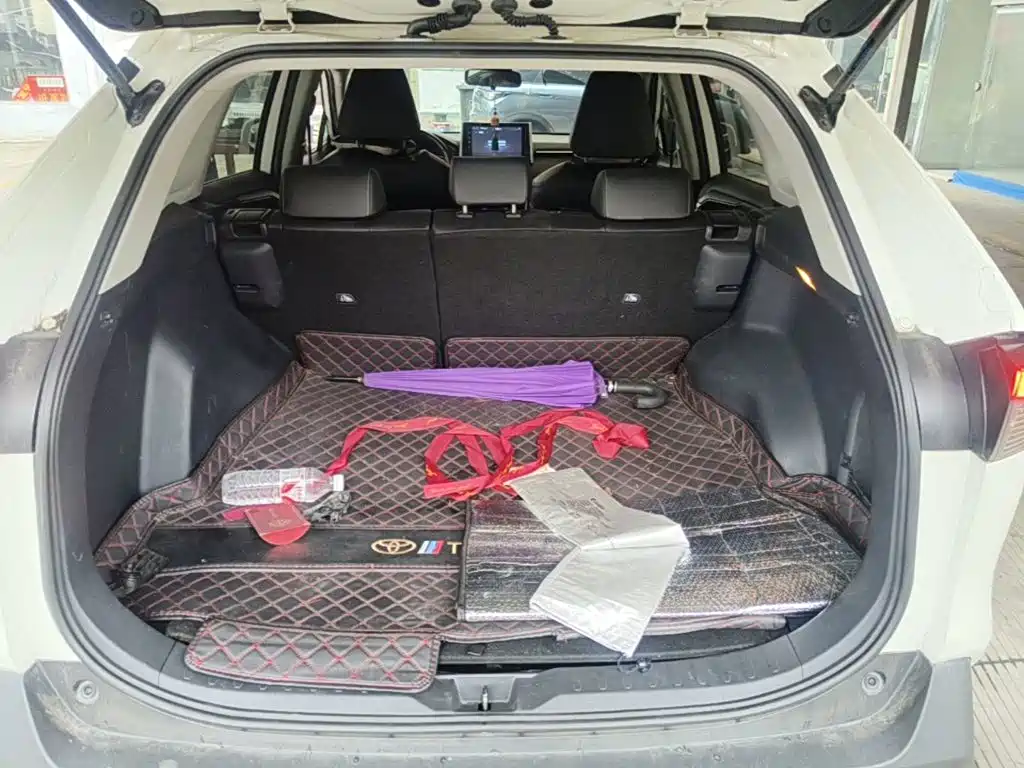 Toyota RAV4 — миниатюра 19