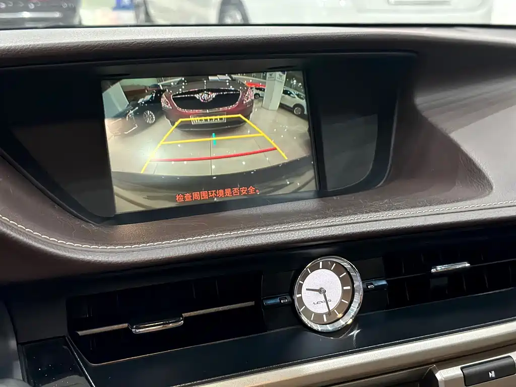 Lexus ES — миниатюра 20