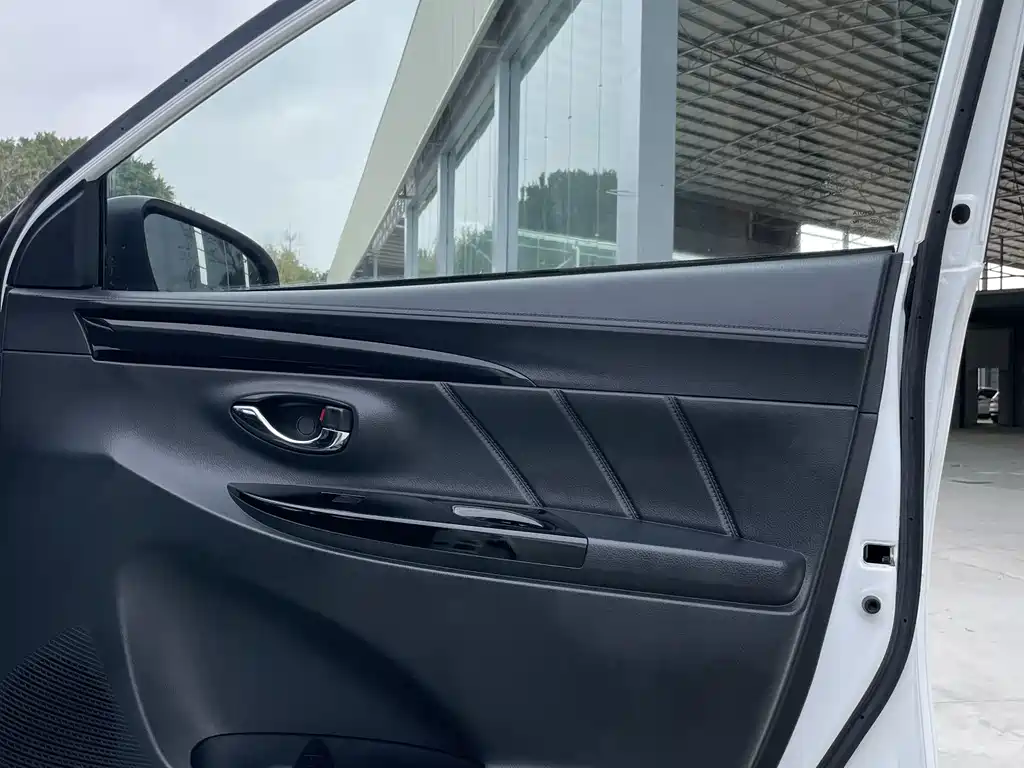 TOYOTA YARIS L ZHIXUAN