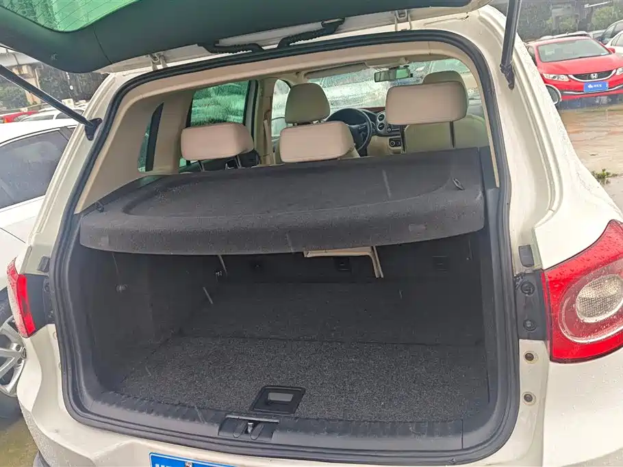 Volkswagen Tiguan 2012 2.0TSI AT