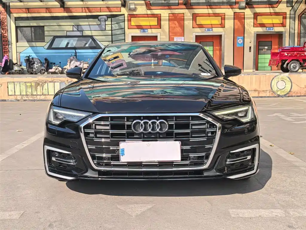 Audi A6L 2023 40 TFSI Luxury