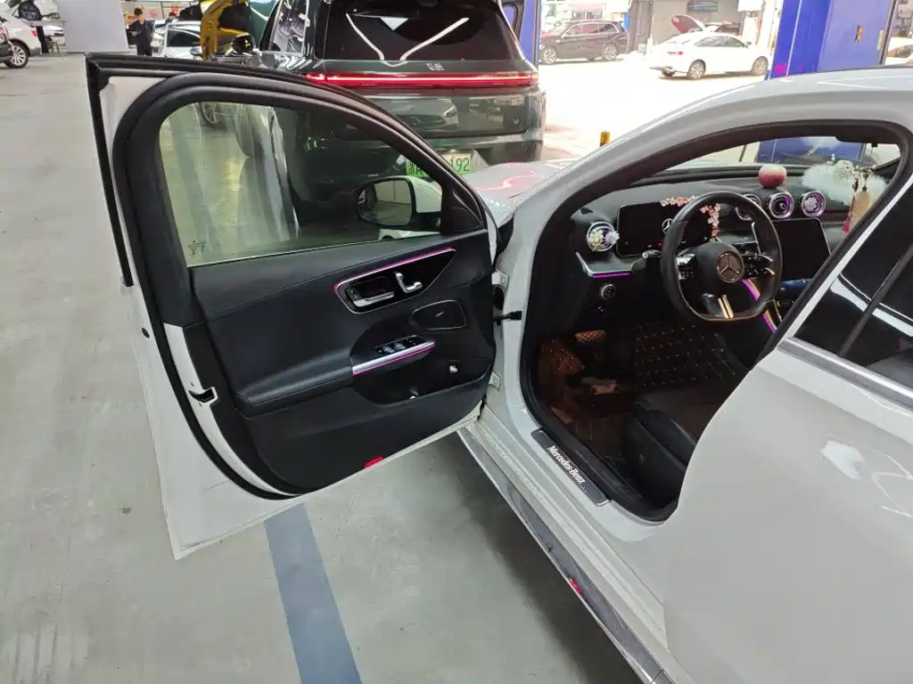 Mercedes-Benz C-Class — миниатюра 5