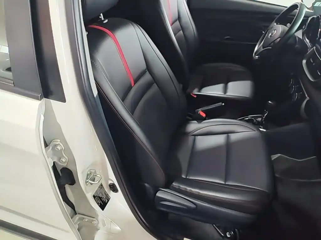 Toyota Yaris L — миниатюра 25