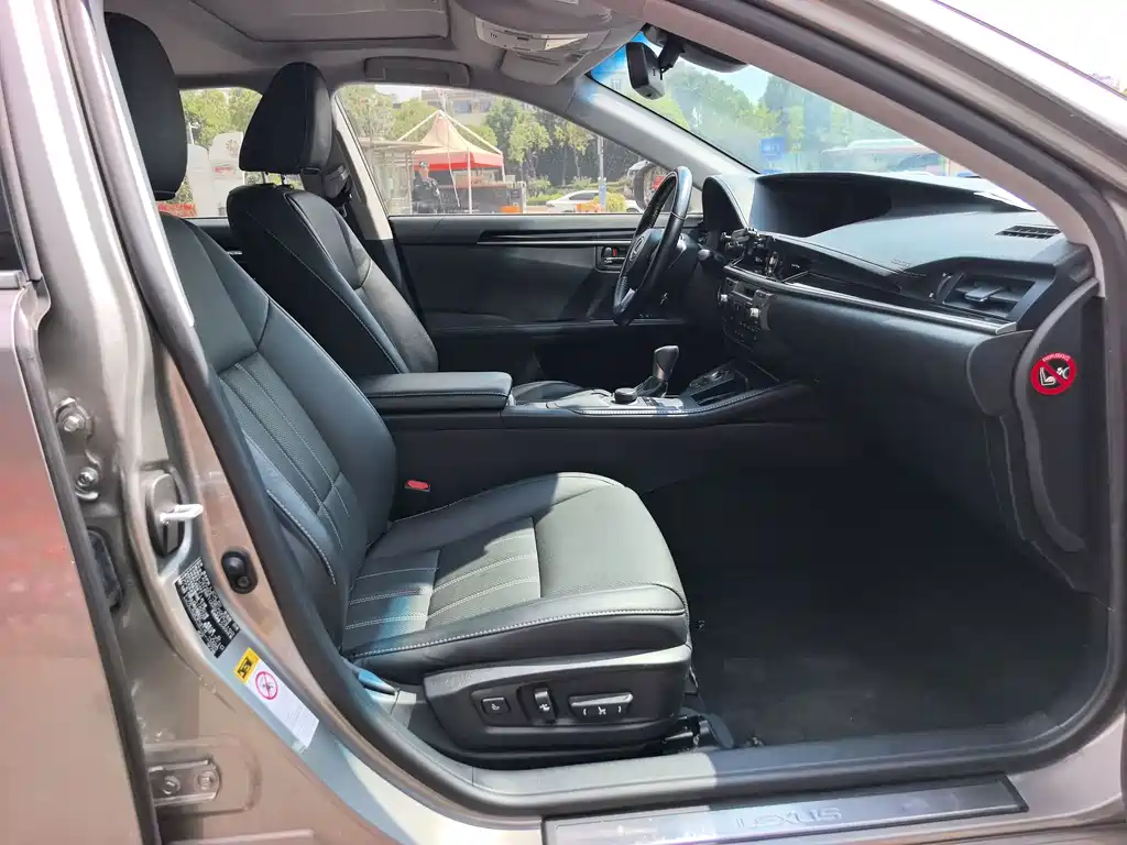 Lexus ES — миниатюра 15