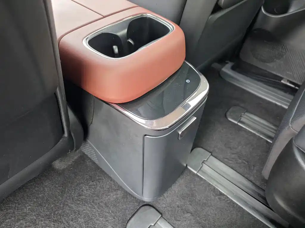 GAC Motor Trumpchi E8 PHEV — миниатюра 16