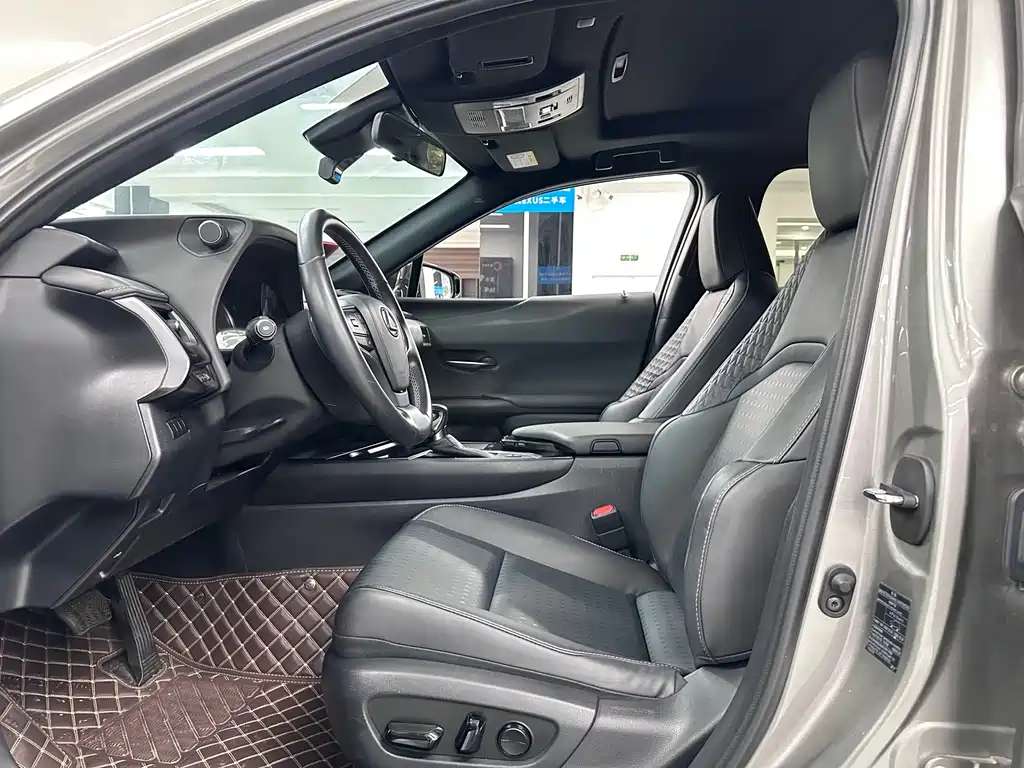 Lexus UX — миниатюра 12