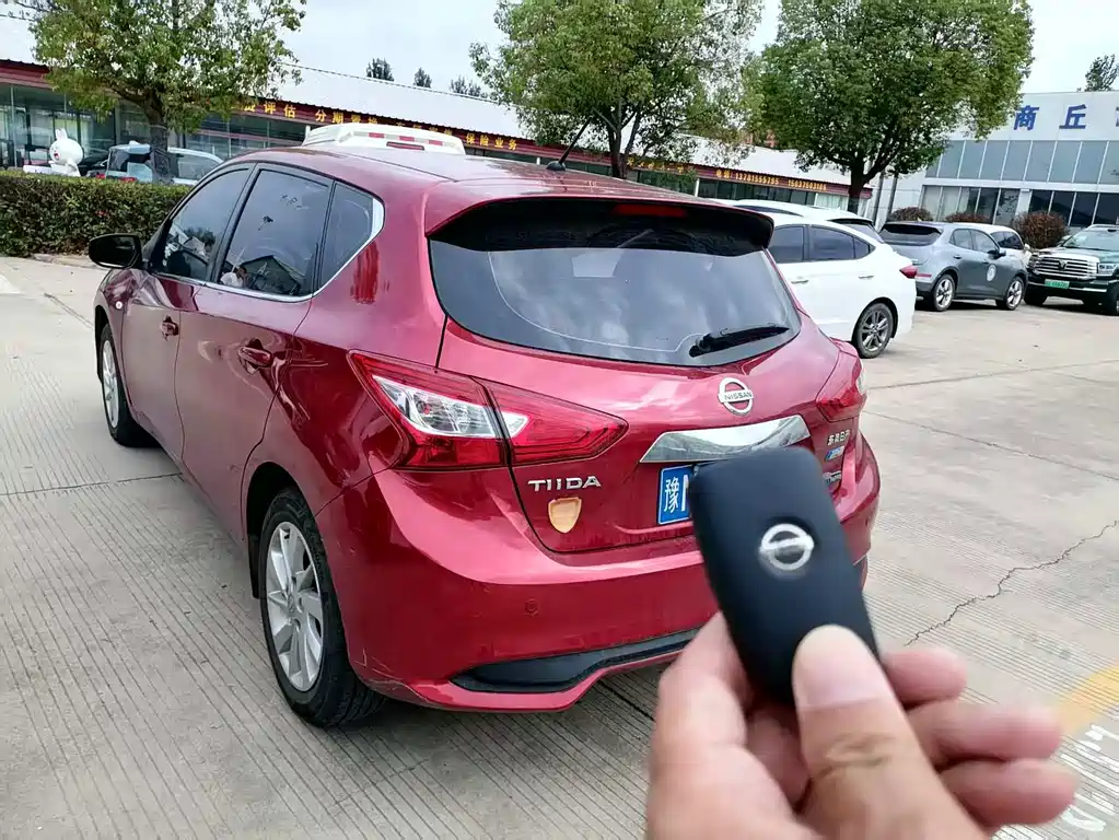 Nissan Tiida — миниатюра 4