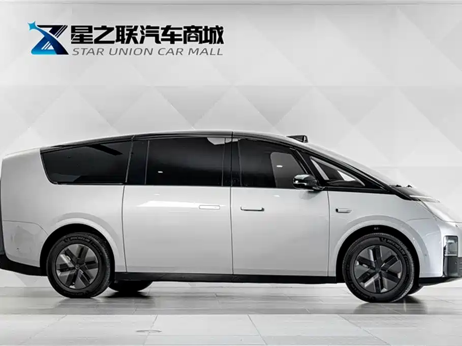 Li Auto MEGA 2024 Ultra