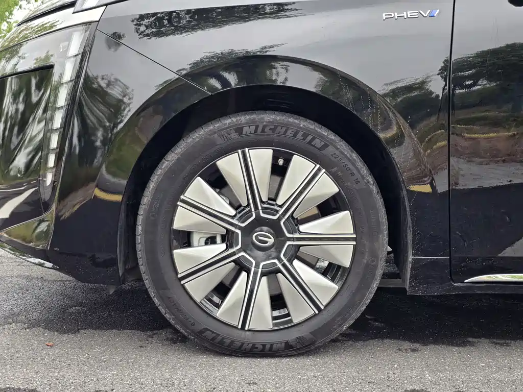 GAC Motor Trumpchi E8 PHEV — миниатюра 27