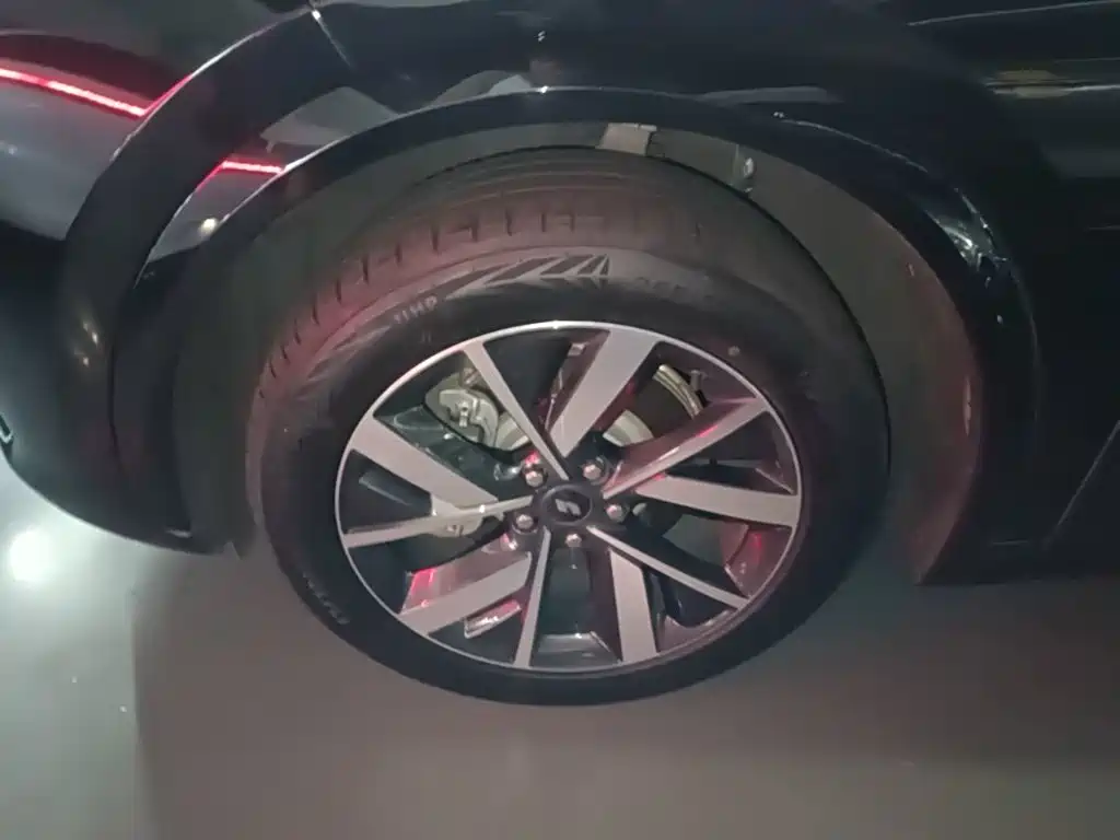 Li Auto Li L7 — миниатюра 23