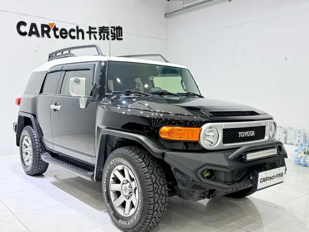 Toyota FJ Cruiser — миниатюра 3