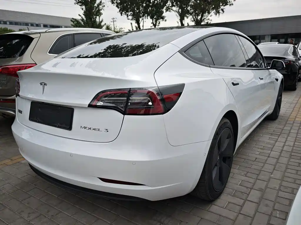 Tesla Model 3 — миниатюра 14