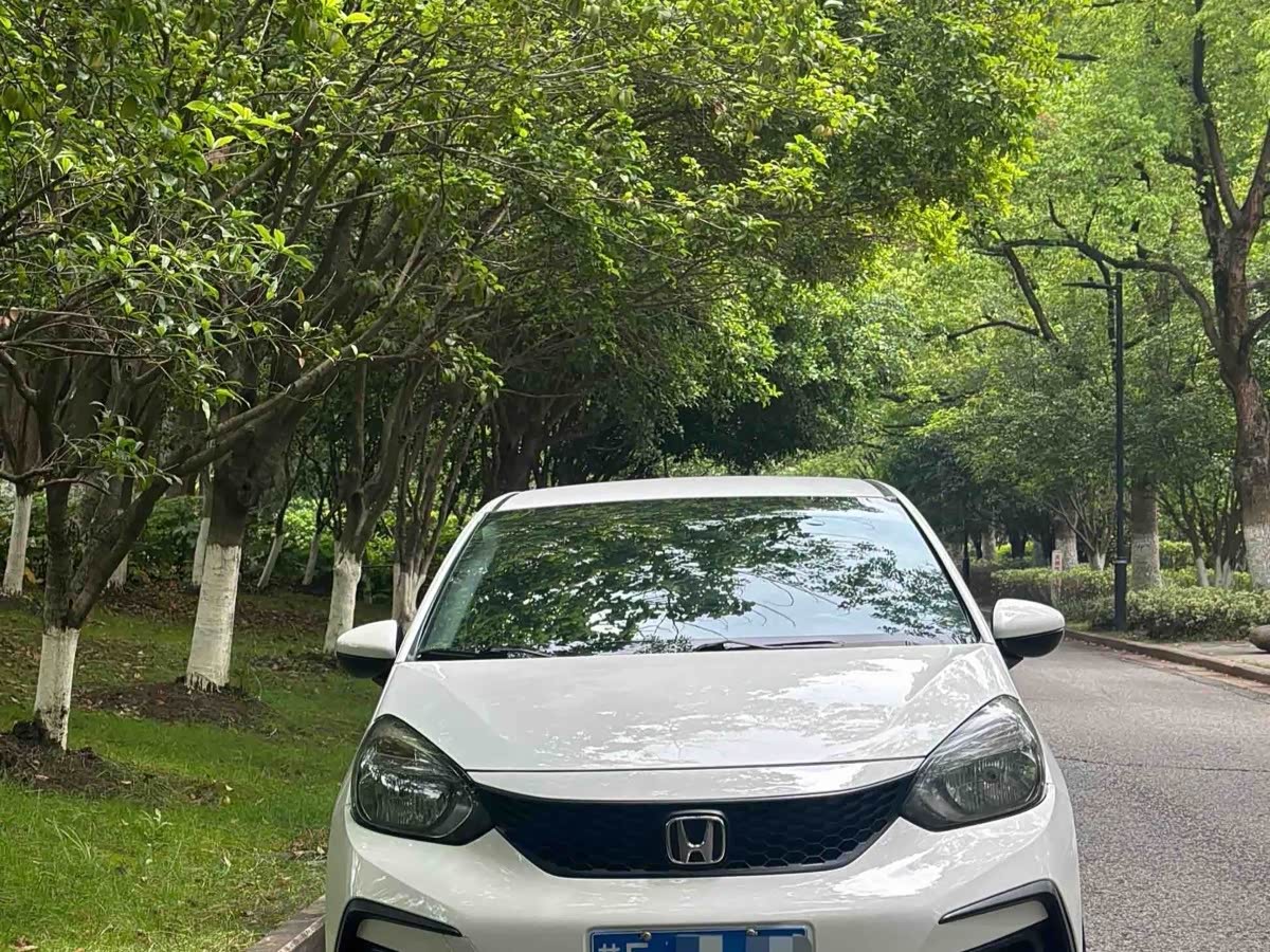 Honda Fit 1.5 л 2022 г. Белый, пробег 48000 км