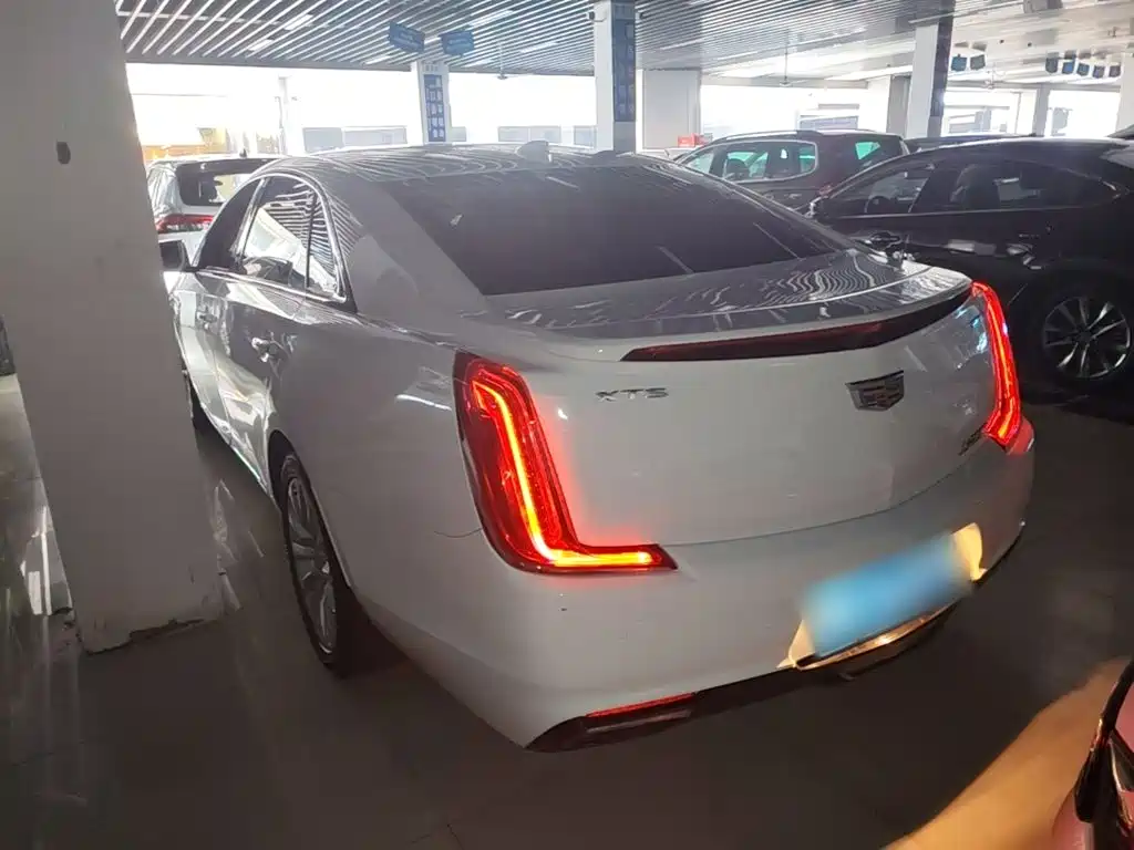 Cadillac XTS — миниатюра 5