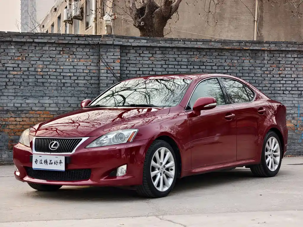 Lexus IS 2010