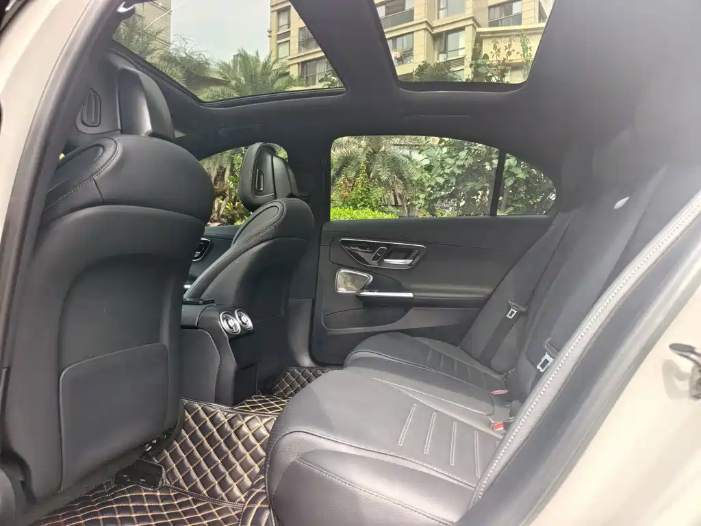 Mercedes-Benz C-Class — миниатюра 10