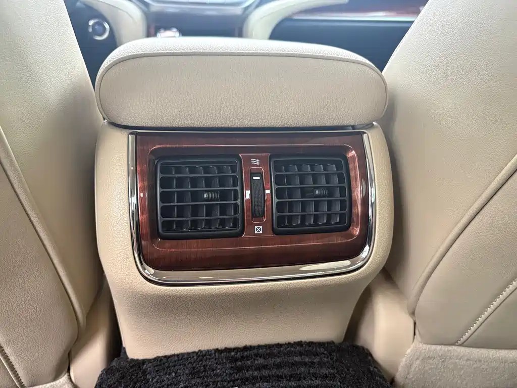 Toyota Crown — миниатюра 17
