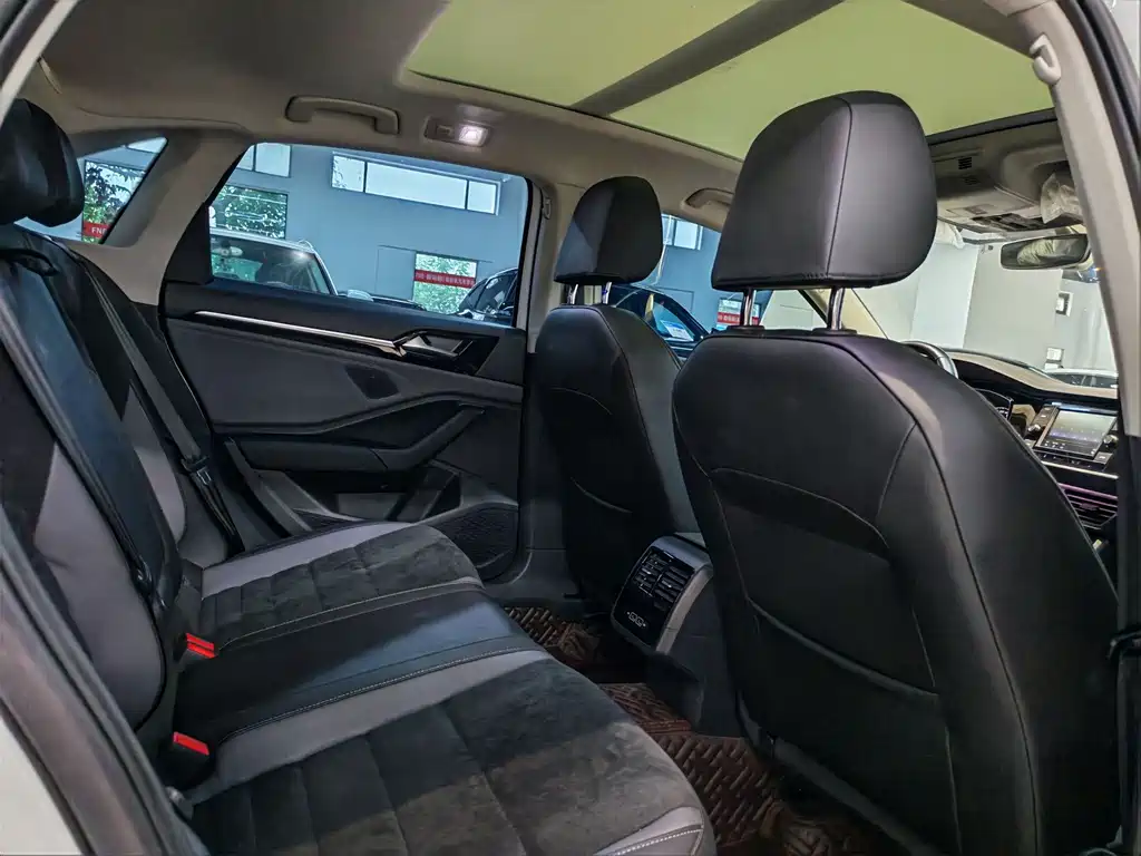 Volkswagen Sagitar — миниатюра 7