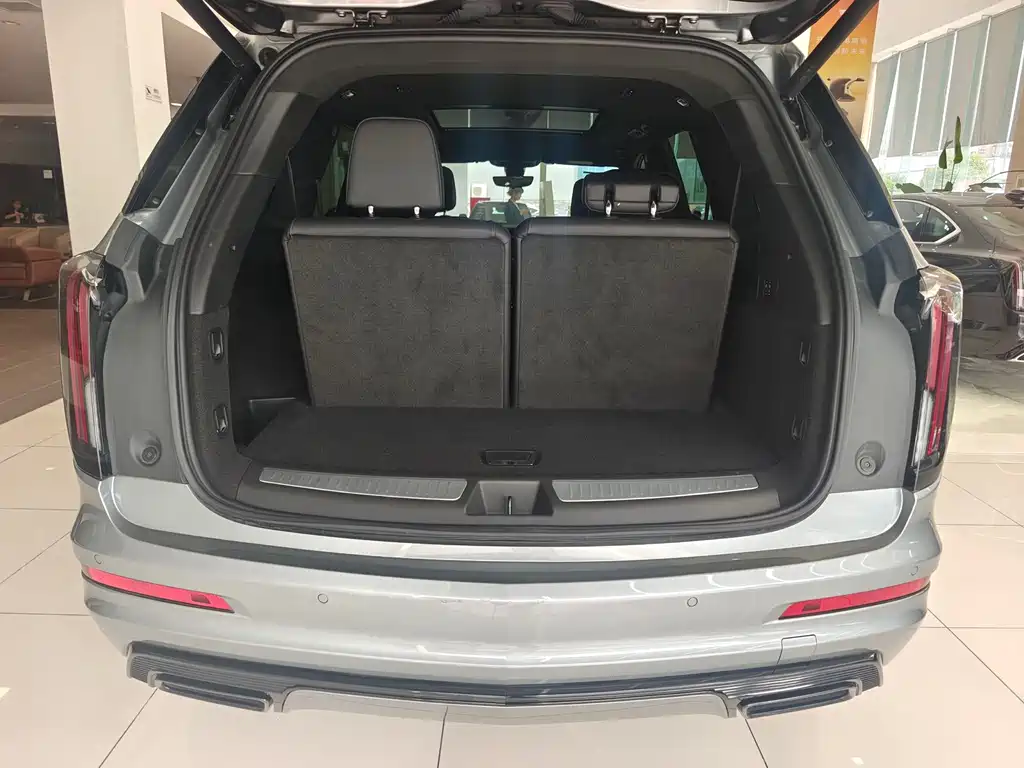 Cadillac XT6 2025 2.0T мест Luxury Executive