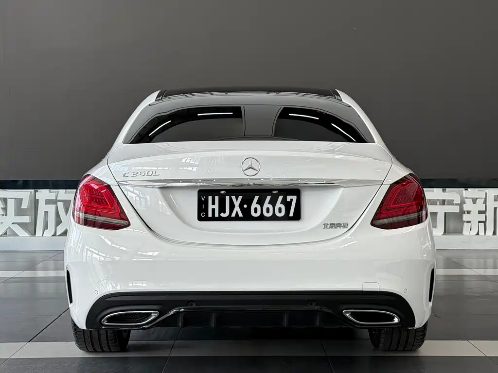 Mercedes-Benz C-Class — миниатюра 6