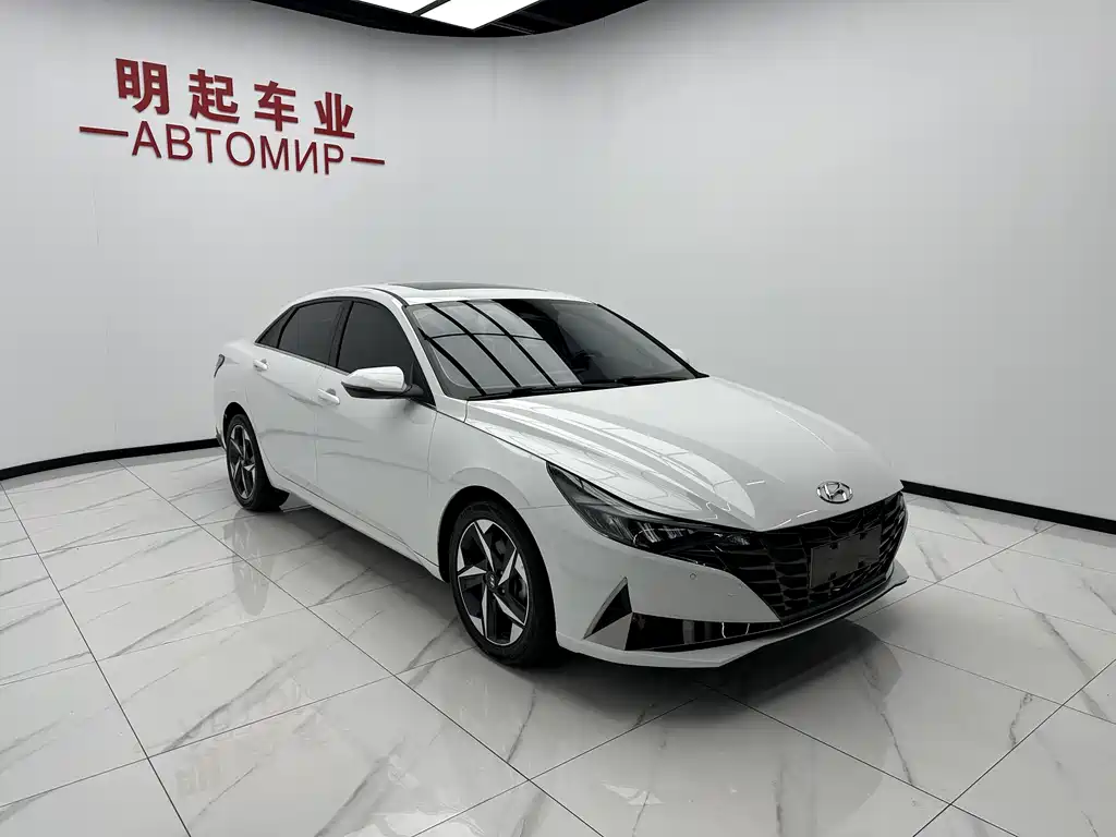 Hyundai Elantra 2022 1.5L CVT LUX Luxury