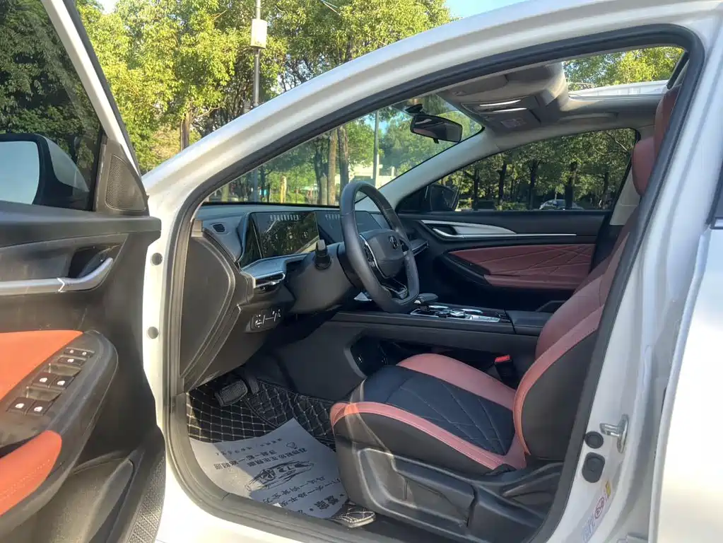 Changan Eado — миниатюра 4