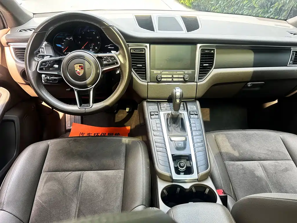 Porsche Macan — миниатюра 16