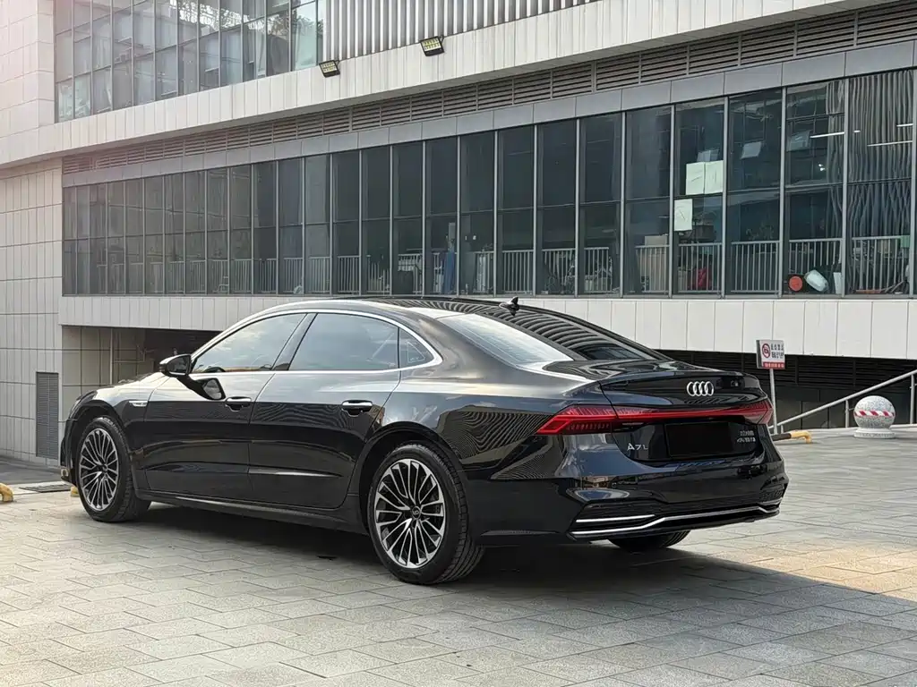 Audi A7L — миниатюра 13