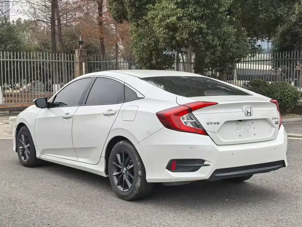 Honda Civic — миниатюра 9