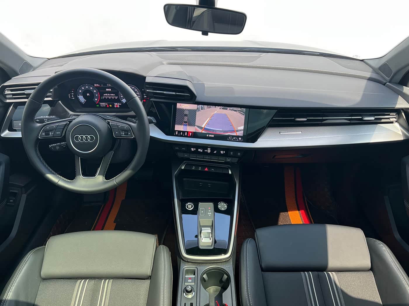 Audi A3 1.4 л 2023 г. Серебристо-серый, пробег 14000 км