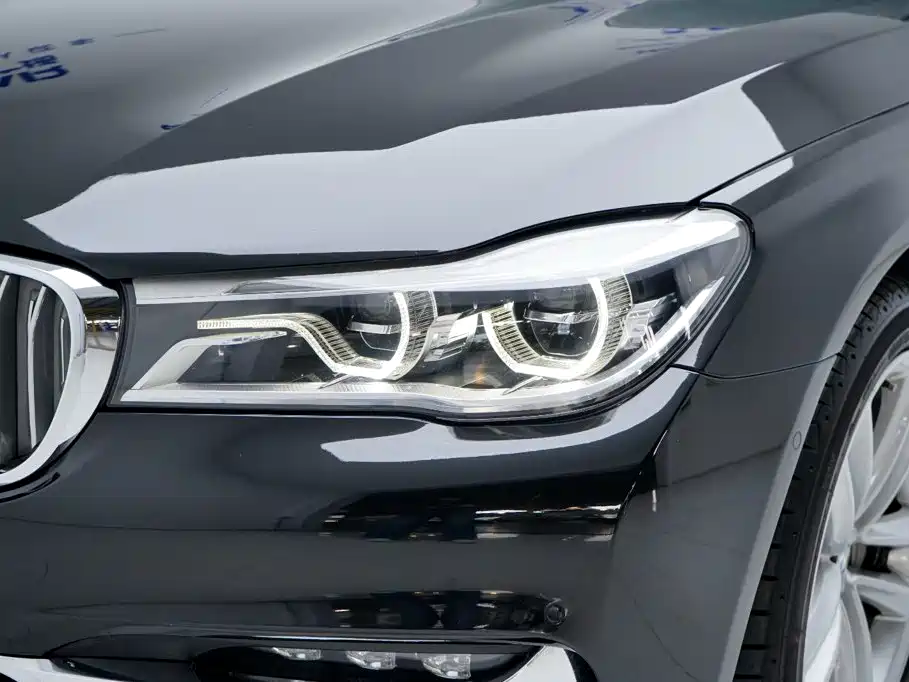 BMW 7 Series — миниатюра 16