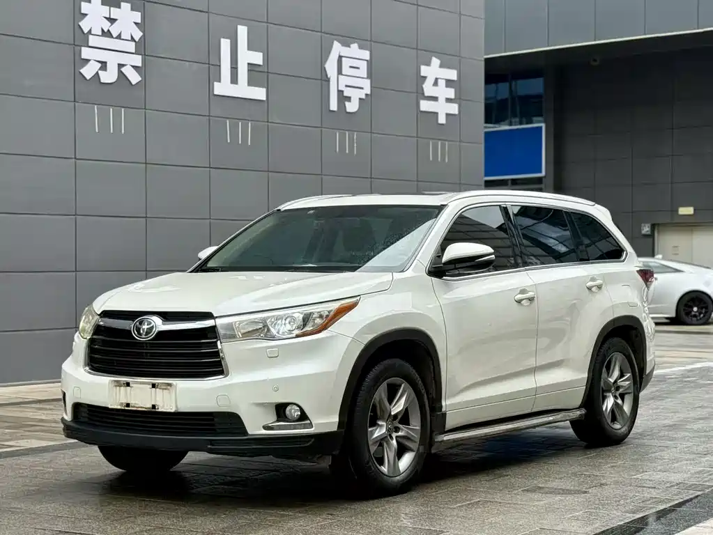 Toyota Highlander 2015 2.0T 7 мест