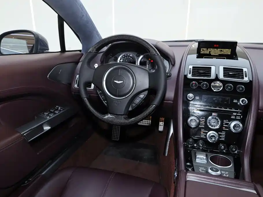 Aston Martin Rapide — миниатюра 15