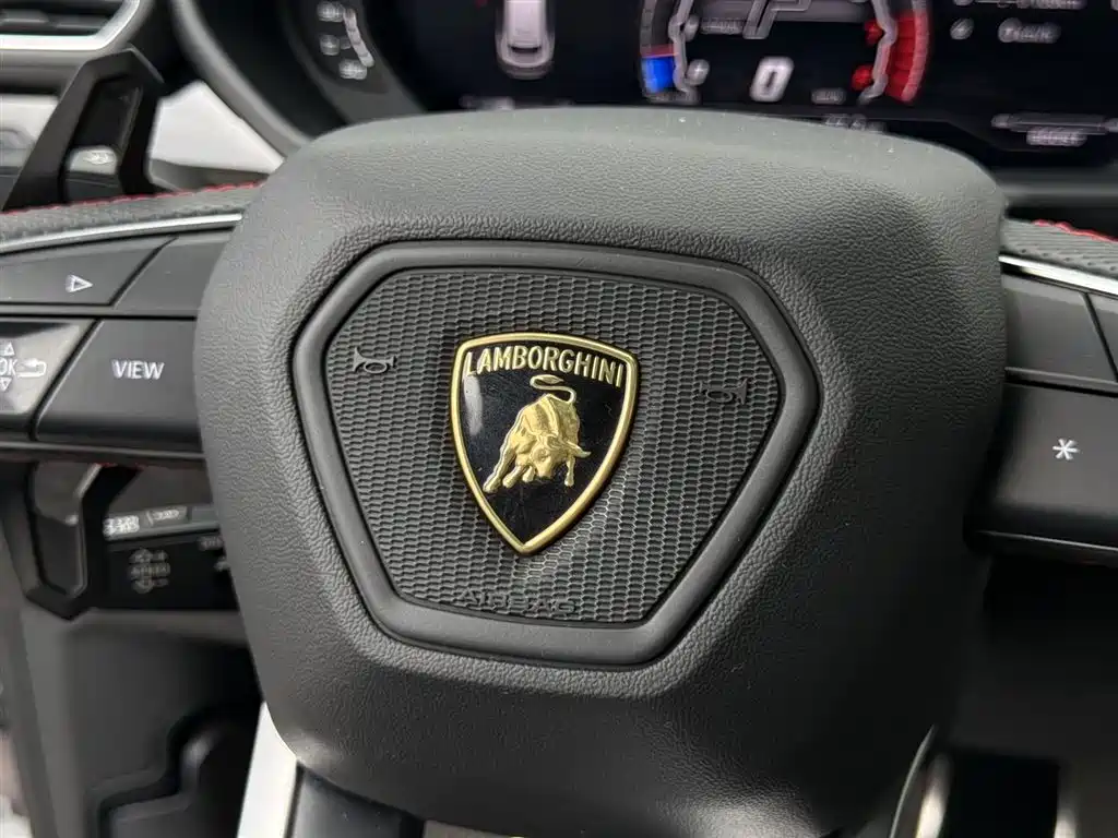 Lamborghini Urus — фотографии объявления, Фото 23